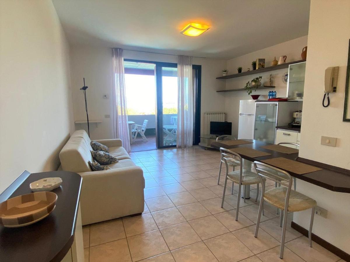 The Sunny Lake - Apartment With Pool Desenzano del Garda Esterno foto